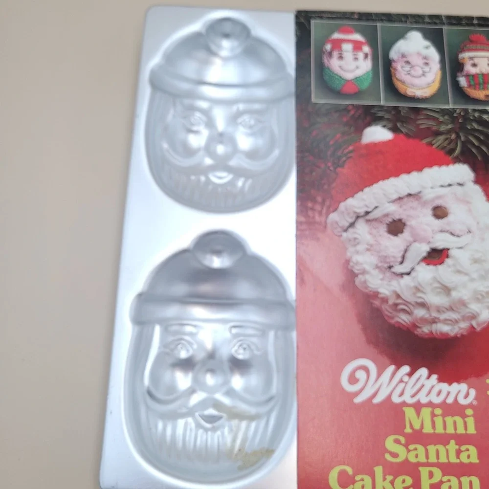 Vintage 1983 Wilton Mini Santa Cake Pan 4 Cavity Aluminum Christmas 2105-4692